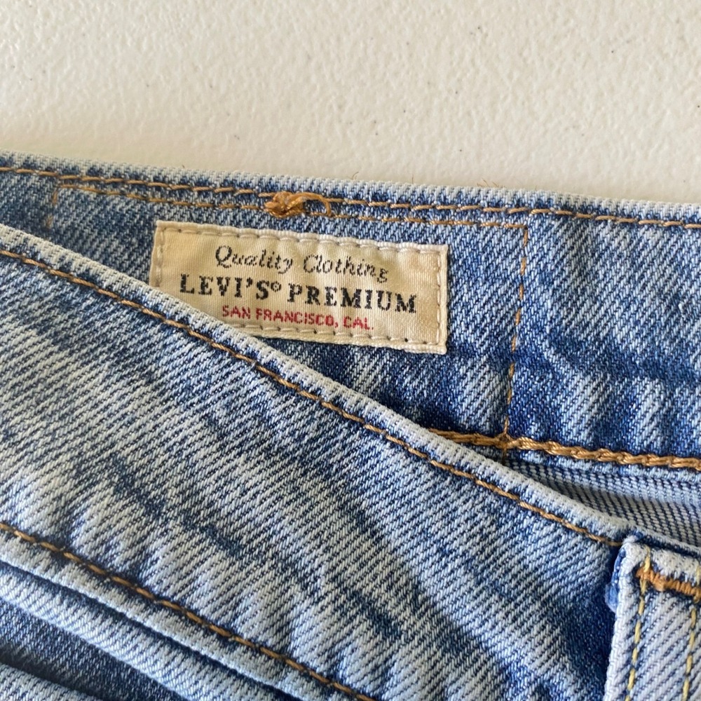 Levi's Premium 514 Straight Fit Men's Jeans 32 Light Wash Blue Denim Stretch - Picture 3 of 11